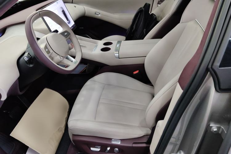 Used Xiaomi Auto YU7 2025 Ultra-Long Range High-Performance All-Wheel-Drive Max Edition
