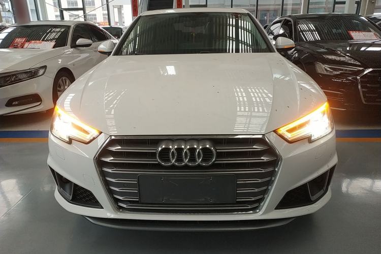 Used Audi A4L 2019 40 TFSI Fashion Edition China VI Emission Standard