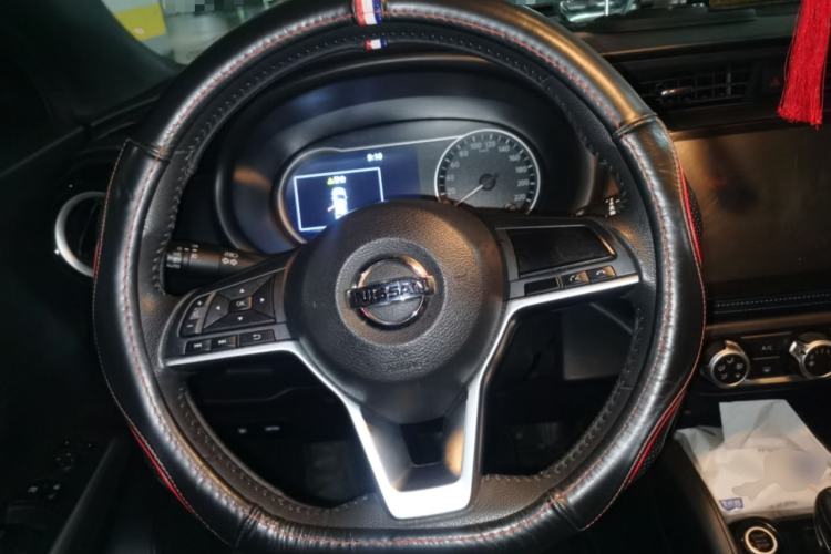 Used Nissan Kicks 2017 1.5L CVT Smart Drive Edition Steering Wheel