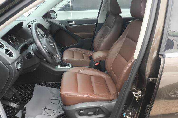 Used Volkswagen Tiguan 2015 1.8TSI Automatic All-Wheel-Drive Luxury Model Left Front Seat