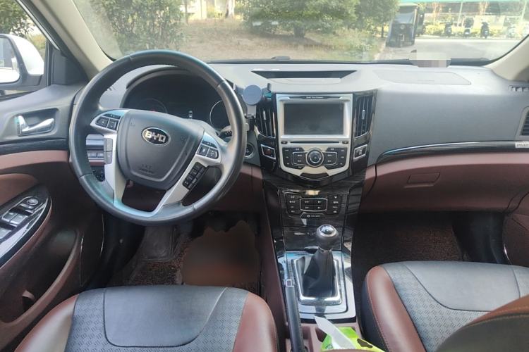 Used BYD Surui 2015 1.5L Manual Luxury Model
