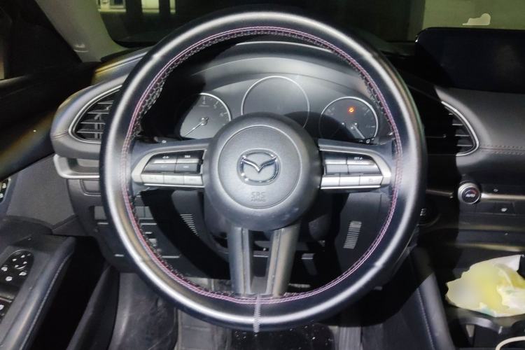 Used Mazda 3 Axela 2020 1.5L Automatic Luxury Version Steering Wheel