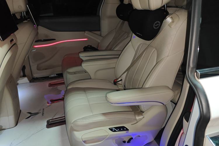 Used VOYAH Dream 2022 Low-Carbon Edition Plus Intelligent Driving Package Left Rear Seat