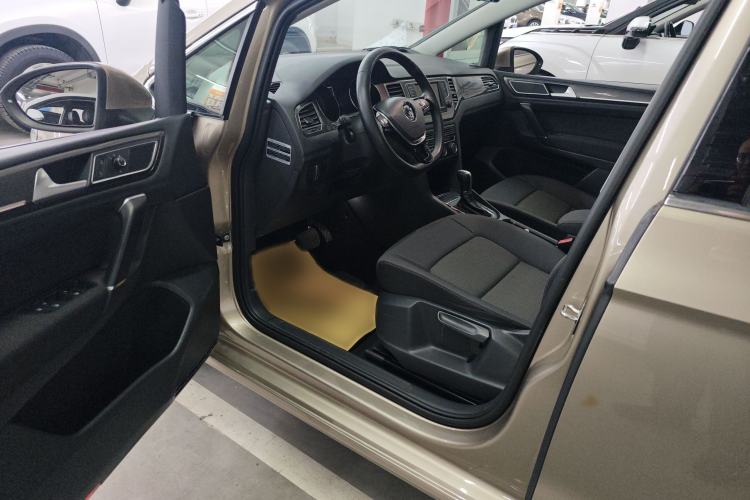 Used Volkswagen Golf Sportsvan 2016 230TSI Automatic Trend Edition
