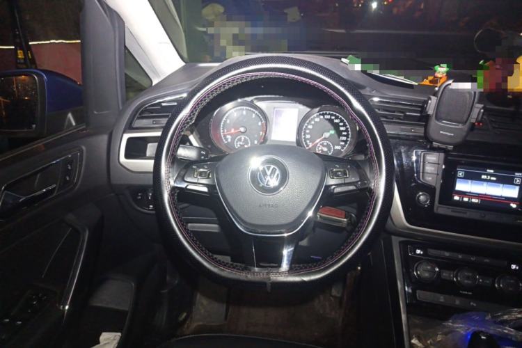 Used Volkswagen Touran 2018 Volkswagen Touran L 280TSI DSG Comfort Edition 7 Seats China V Emission Standard Steering Wheel