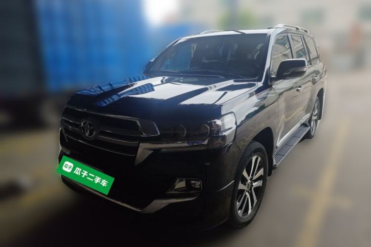 Used Toyota Land Cruiser 2019 Toyota Land Cruiser, 7-seater, 4.0-liter automatic (parallel import)