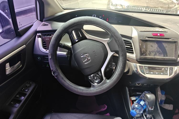 Used Honda Jade 2013 1.8L automatic Comfort version 5 seats