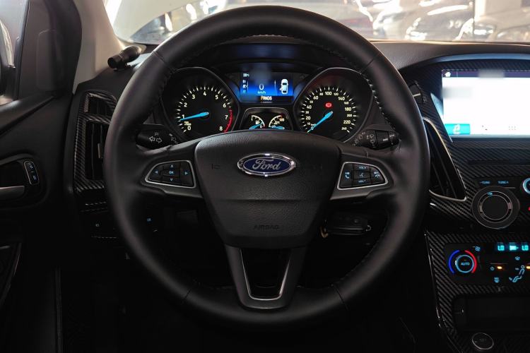 Used Ford Focus 2017 Hatchback EcoBoost 180 Automatic Elite Model Steering Wheel