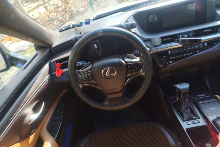 Used Lexus ES 2018 300h Premier Edition China V Standard
