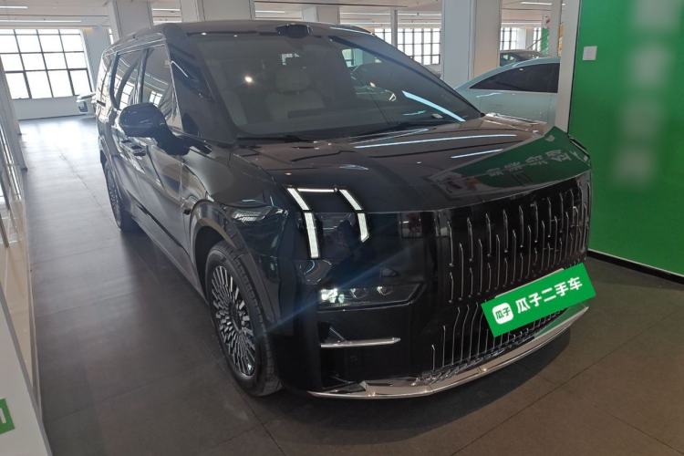 Used Zeekr 009 2024 7-Seater Aisle Version 108 kWh
