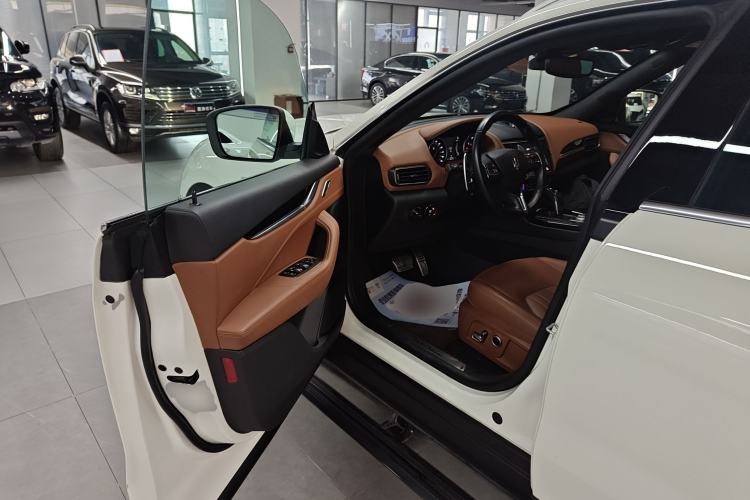 Used Maserati Levante 2021 3.0T Standard Edition Driver Seat