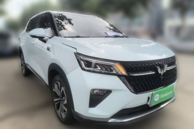 Used Wuling Asta 2022 2.0L DHT Electric-Speed Version Front Right 45 Deg