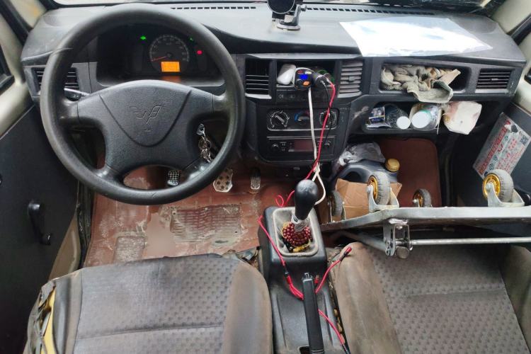 Used Wuling Zhiguang 2013 1.0L Practical Version Center Console