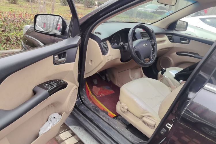 Used Kia Sportage 2013 2.0L Manual Two-Wheel Drive GL Trim