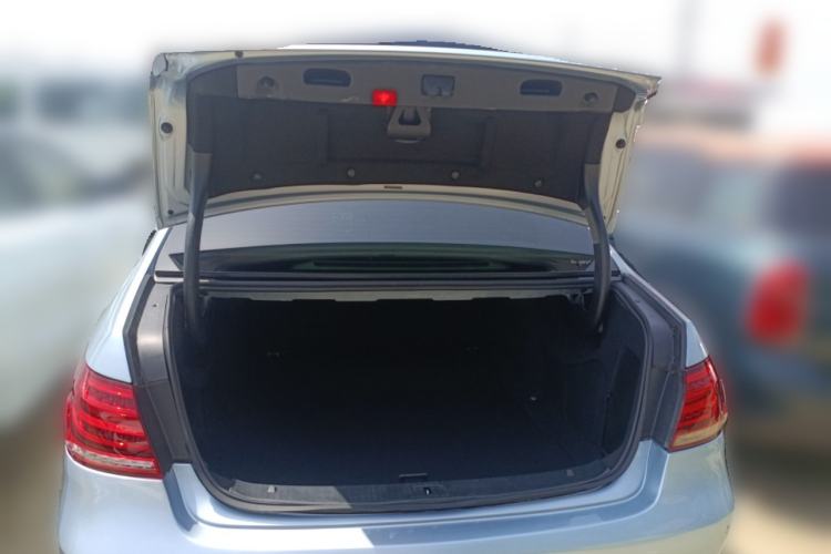 Used Mercedes-Benz E-Class 2015 E 260 L Trunk