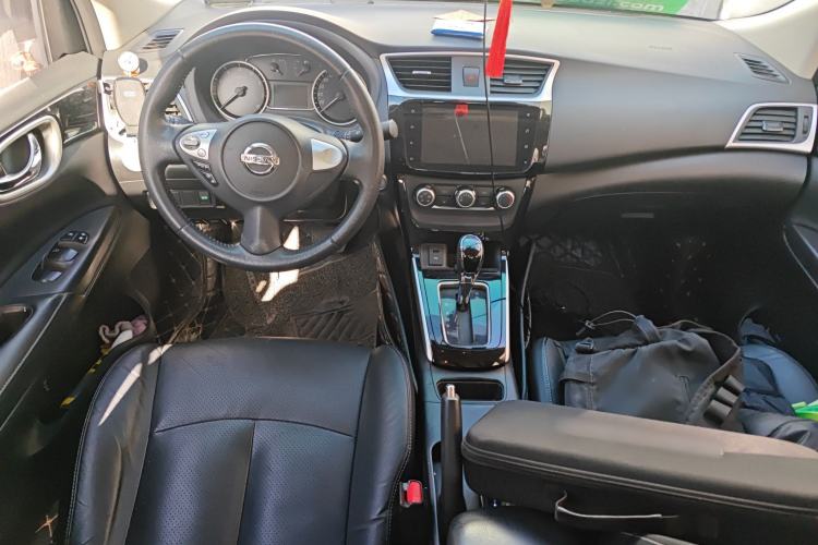 Used Nissan Sylphy 2019 1.6XV CVT Smart Connect Luxury Edition China VI Standard Center Console