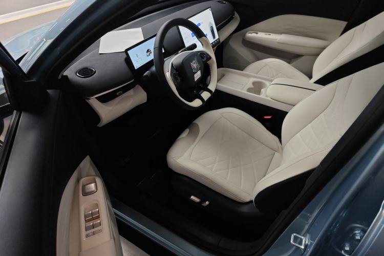 Used ARCFOX T1 2025 Model 425 PLUS