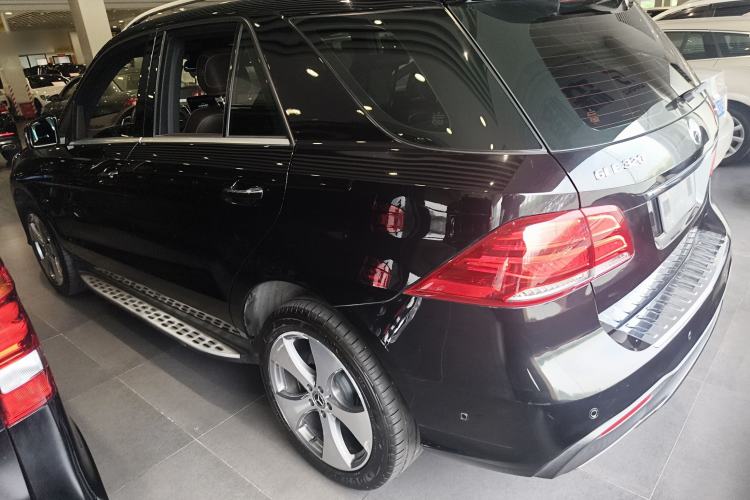 Used Mercedes-Benz GLE 2018 GLE 320 4MATIC Luxury Collection Edition Exterior 2