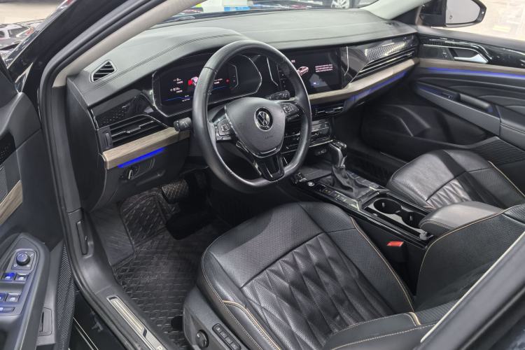 Used Volkswagen Passat 2020 Restyled 380TSI Luxury Edition China VI Standard
