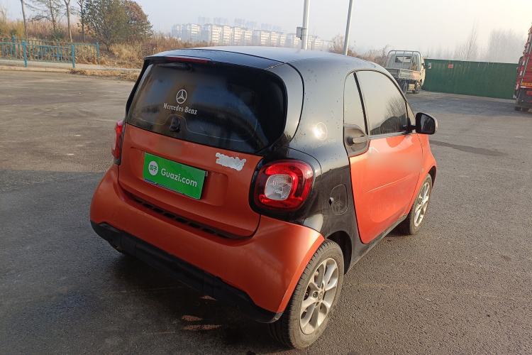 Used smart fortwo 2015 1.0L 52 kW hardtop Dynamic version