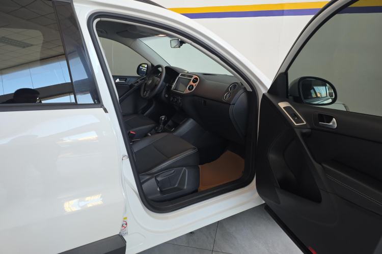 Used Volkswagen Tiguan L 2016 280TSI Automatic Two-Wheel-Drive Silk Road Style Edition