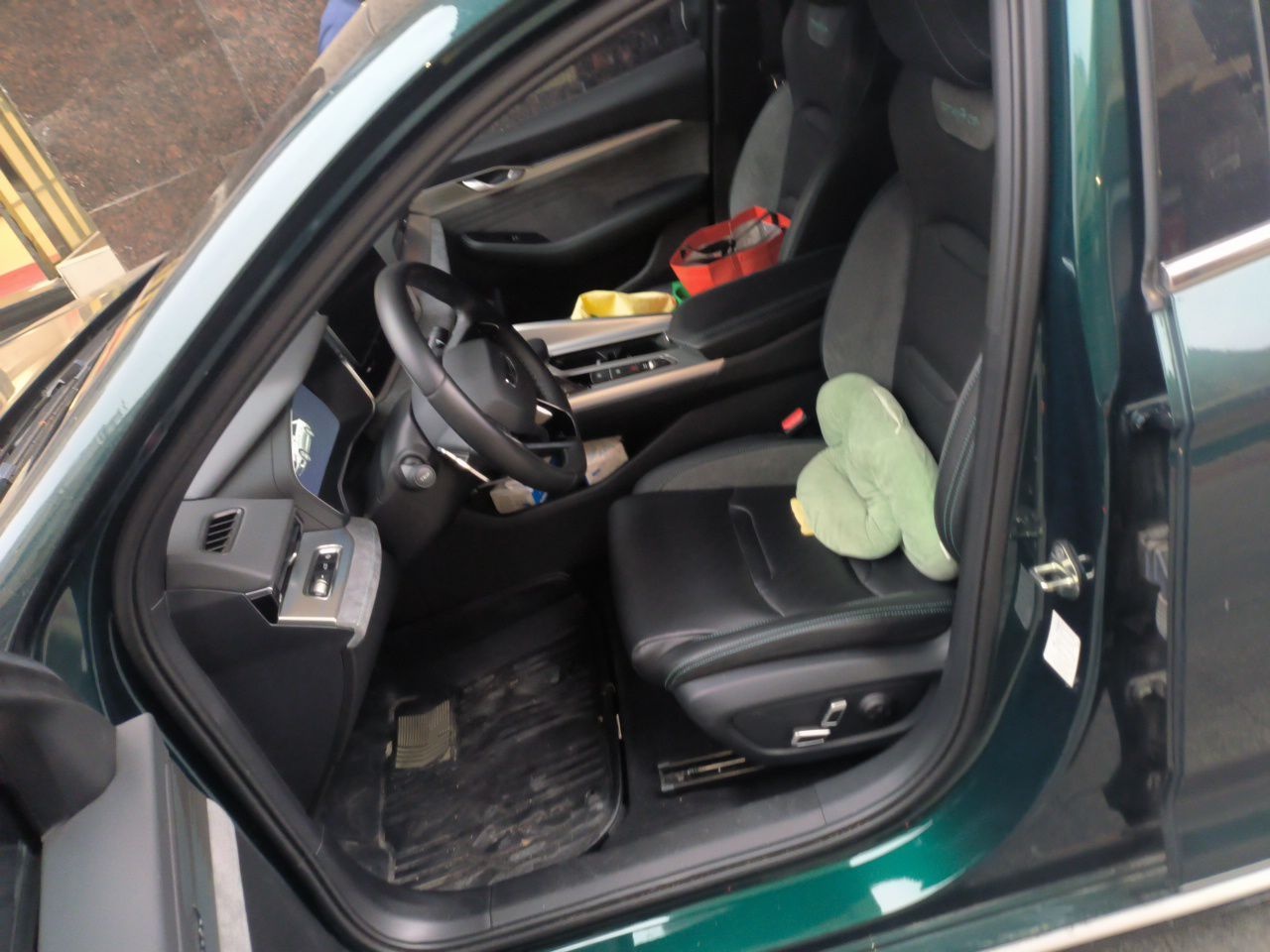 Geely Auto Preface 2023 2.0TD "Only This Verdant Green" Edition — снимка 15