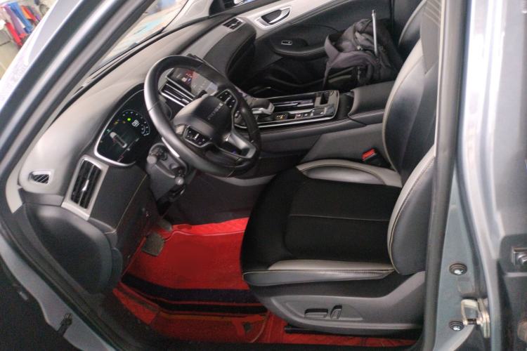 Used Roewe i6 MAX 2020 300TGI Automatic Supreme Edition with Cool Sunroof and Advanced Driving Features