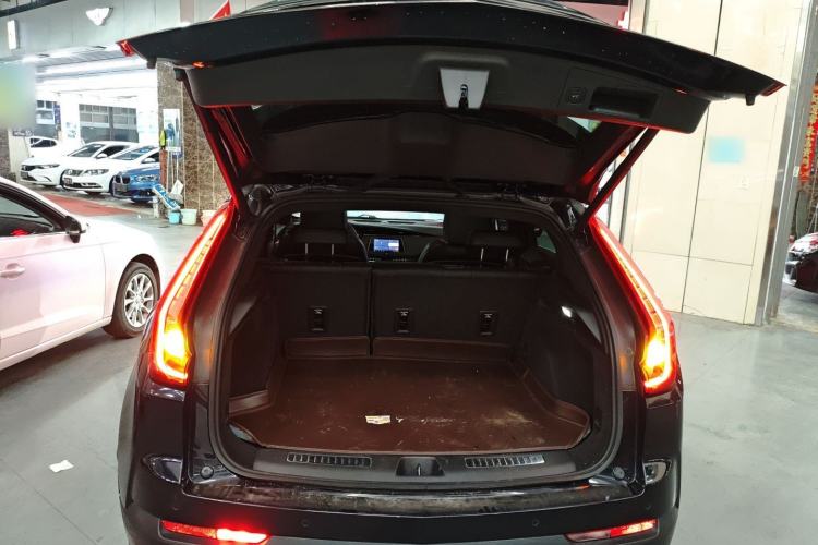 Used Cadillac XT4 2023 28T Two-Wheel-Drive Luxury Version