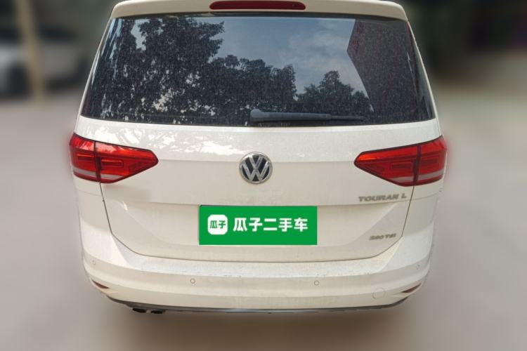 Used Volkswagen Touran 2016 Volkswagen Touran L 280TSI Manual Trend Edition
