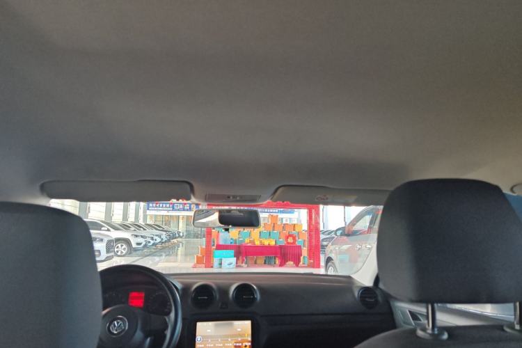 Used Volkswagen Jetta 2015 Zhuihui Edition 1.4L Manual Fashion Model Interior 3