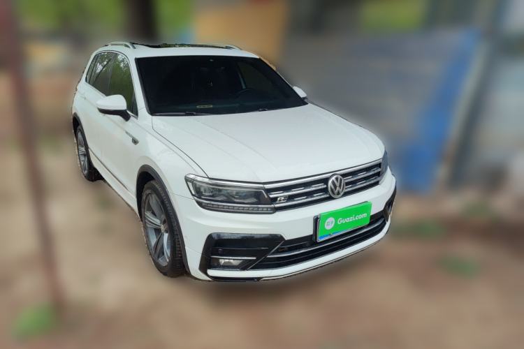 Used Volkswagen Tiguan 2018 380TSI Four-Wheel Drive R-Line Front Right 45 Deg