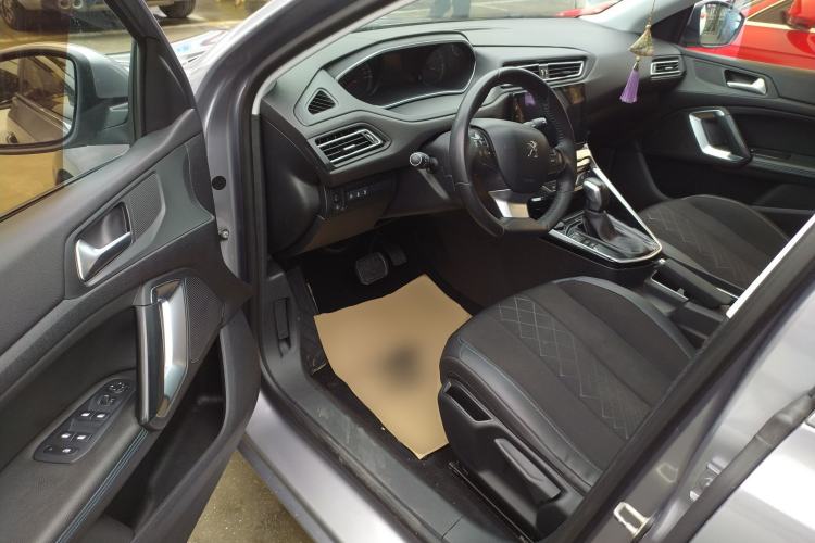 Used Peugeot 308 2016 230THP Automatic Luxury Edition
