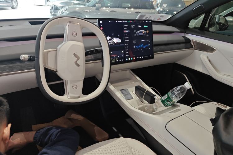 Used ONVO L60 2024 60 kWh Rear-Drive Version
