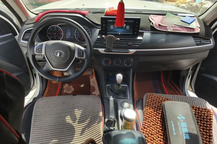 Used Great Wall Wingle 7 2019 2.0T Diesel Two-Wheel Drive Value Edition China VI Standard Big Double Cab GW4D20M Center Console