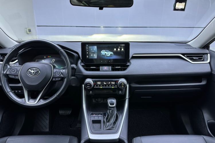 Used Toyota Wildlander 2023 2.0L CVT Two-Wheel Drive Luxury PLUS Edition Interior 1