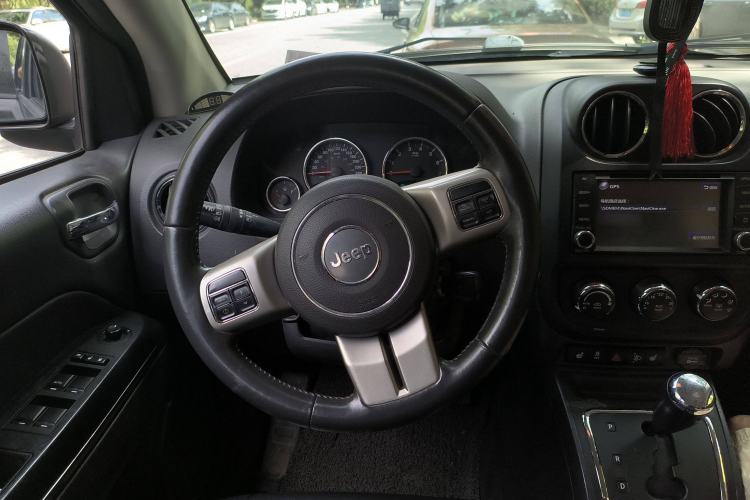 Used Jeep Compass 2012 2.4L four-wheel drive luxury version