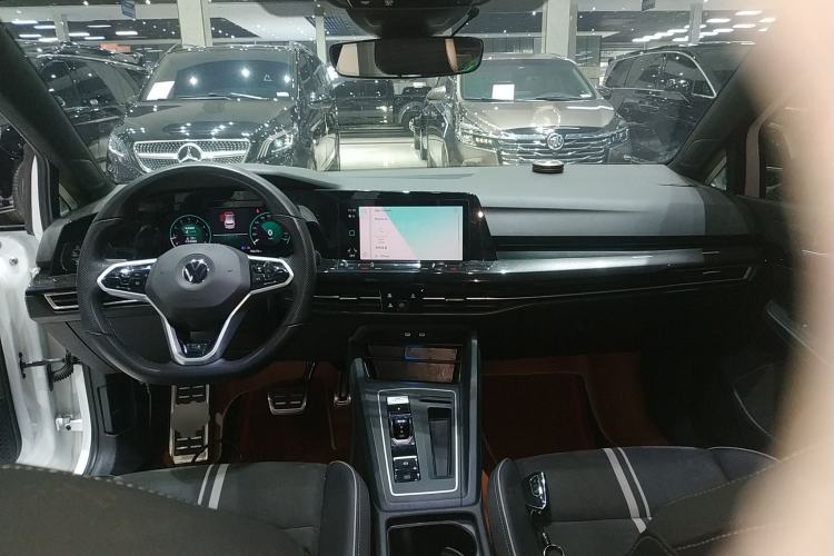 Used Volkswagen Golf 2021 280TSI DSG R-Line Center Console