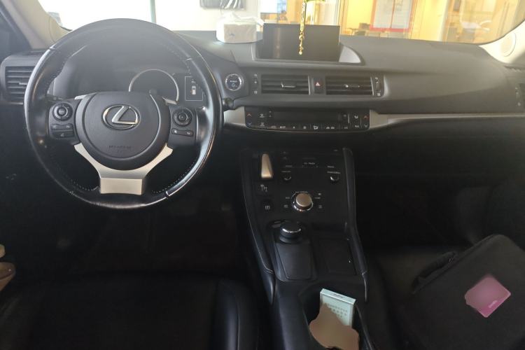 Used Lexus CT 2020 CT200h Comfort Edition Monochrome Center Console