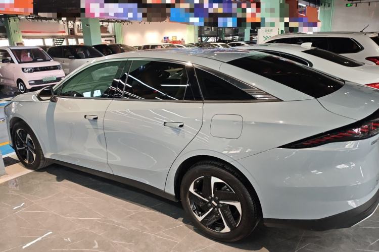 Used Geely Galaxy L6 2024 125km PLUS Dragon Edition
