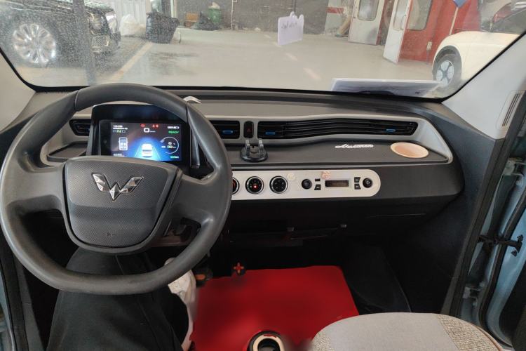 Used Wuling Hongguang MINIEV 2020 Freedom Version Lithium Iron Phosphate Center Console