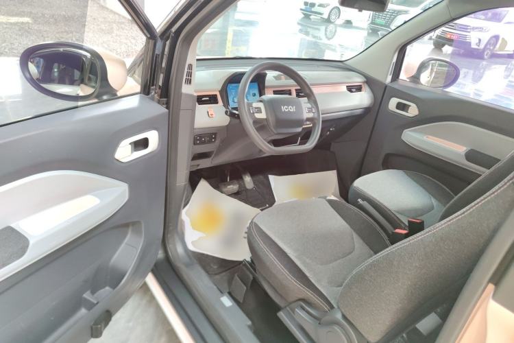 Used Chery QQ Ice Cream 2022 120km Conical Shape Lithium Iron Phosphate Driver Seat