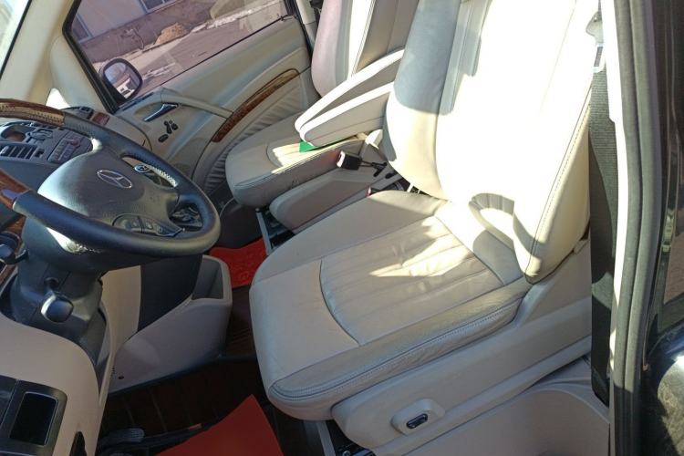 Used Mercedes-Benz Viano 2011 2.5L Prestige Edition
