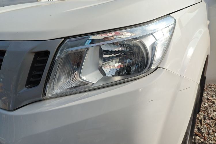 Used Nissan Navara 2017 2.5L Manual Two-Wheel Drive Standard Edition QR25
