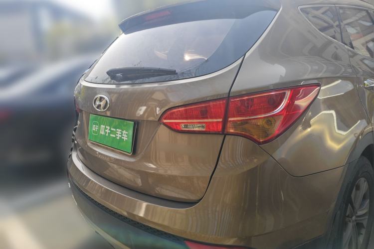 Used Hyundai Santa Fe 2013 2.4L Automatic Two-Wheel Drive Smart Version Rear