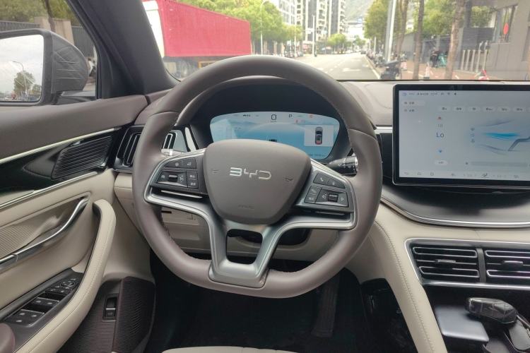 Used BYD Song L DM-i 2025 Intelligent Driving Version 112 km Leading Trim Steering Wheel