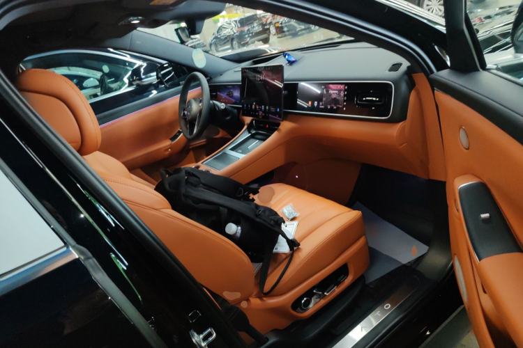 Used Hima AITO M7 2026 Model Range-Extending Max All-Wheel Drive 5-Seater Version Right Front Seat