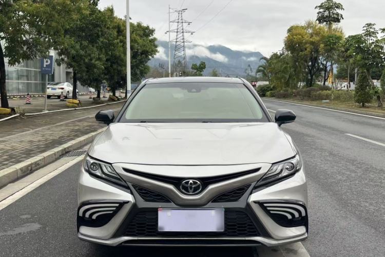 Used Toyota Camry 2021 2.0G Luxury Edition
