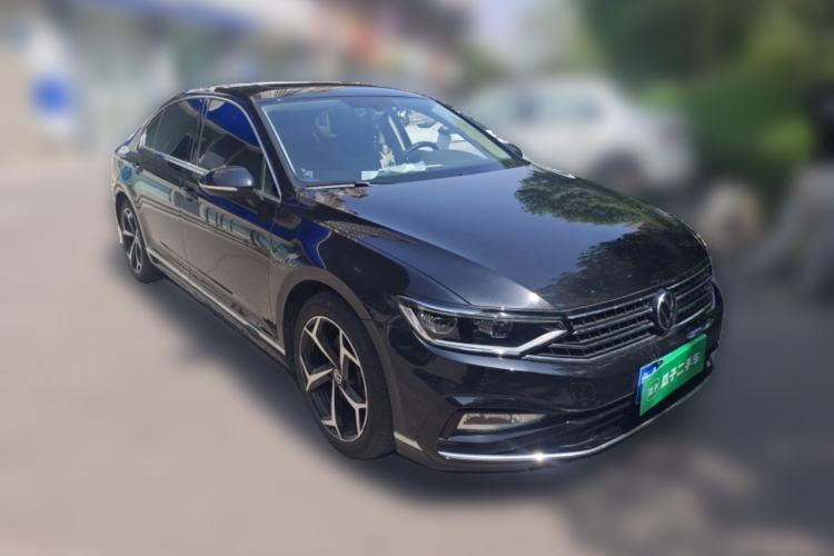 Used Volkswagen Magotan 2023 2 Million Units Limited Edition 330TSI DSG Leading Version
