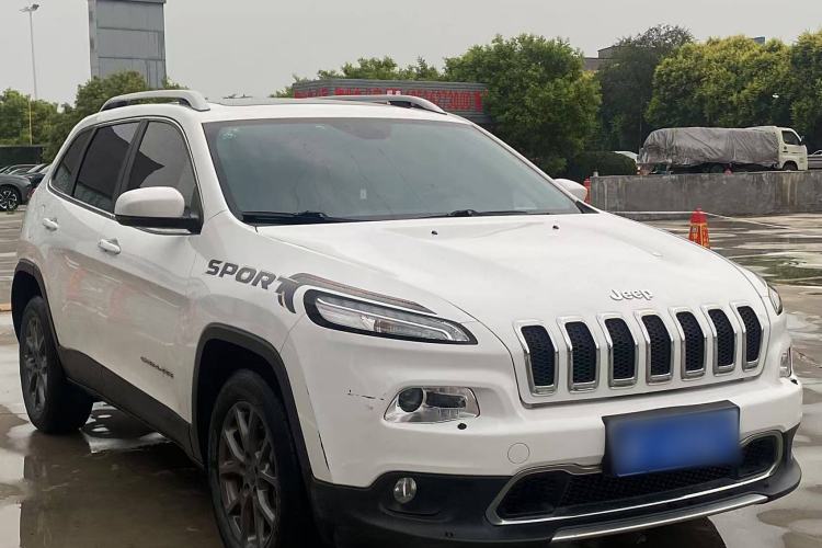 Used Jeep Cherokee 2020 2.0L Two-Wheel Drive Classic Sports Edition