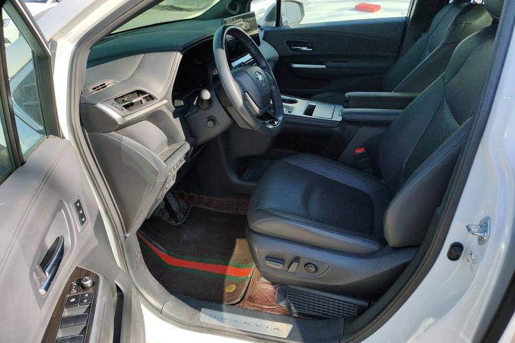 Used Toyota Granvia 2022 2.5L Hybrid Flagship Edition